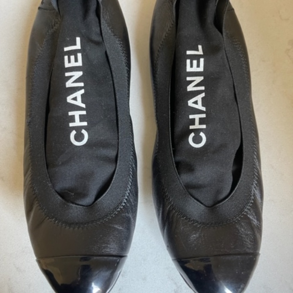 Chanel Black Lambskin and Patent Ballet Flat